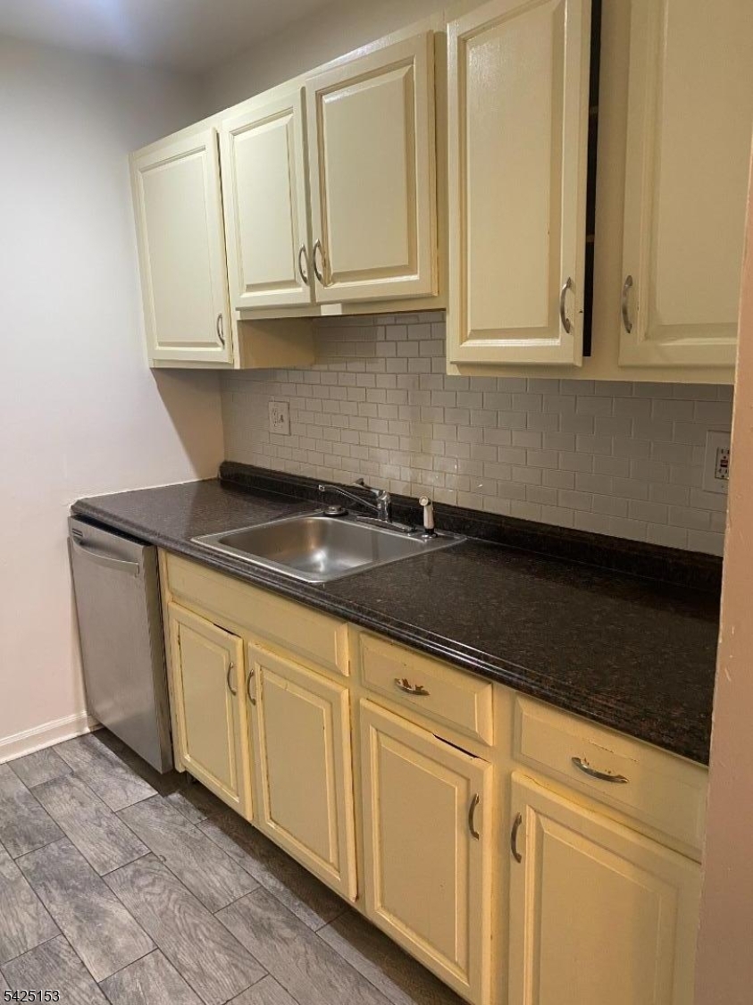 7 Rutgers Drive, Unit 7 Newark, NJ 07103 - Photo 6 of 15