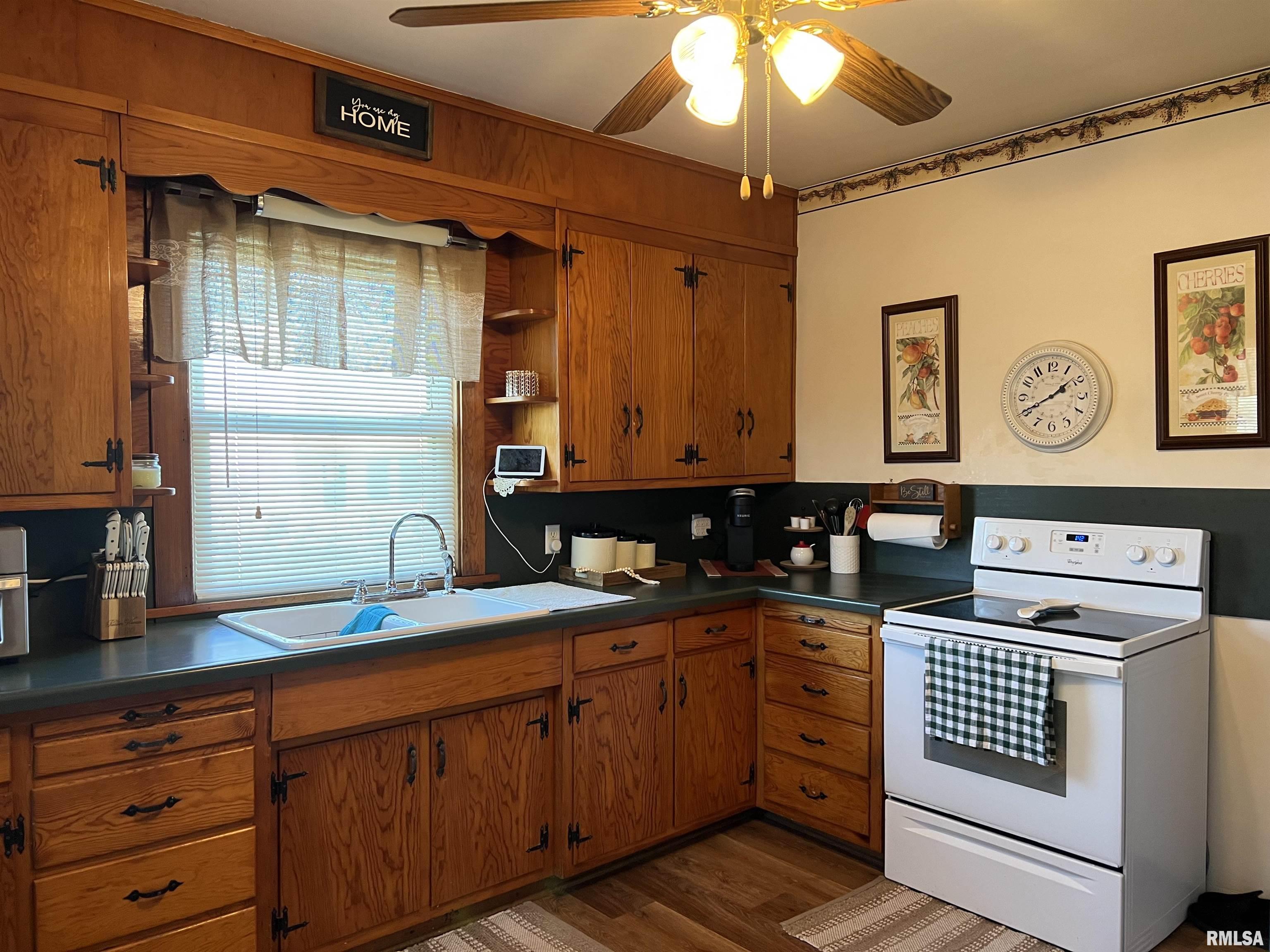 105 South John Street Table Grove, IL 61482 - Photo 11 of 41