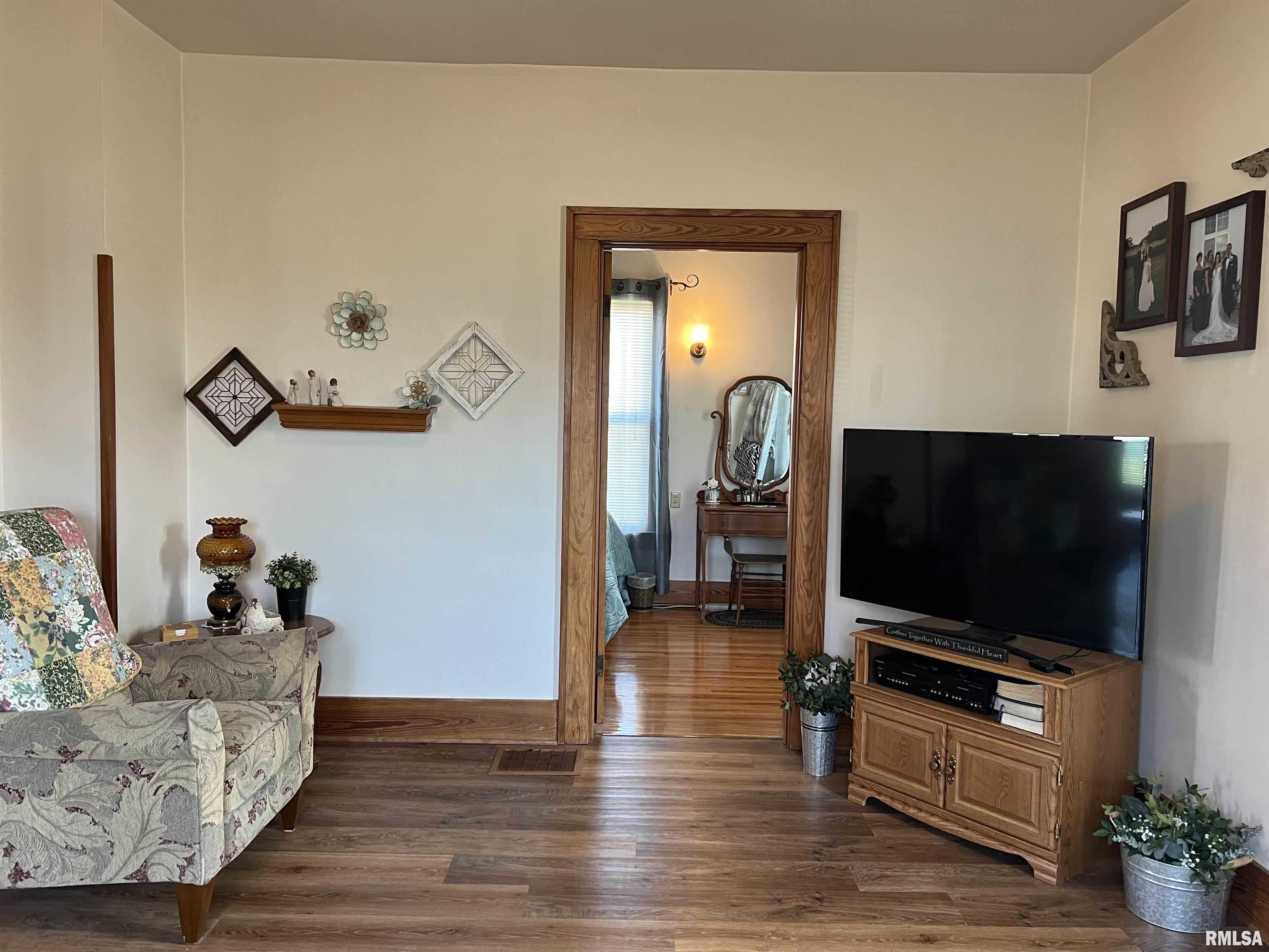 105 South John Street Table Grove, IL 61482 - Photo 19 of 41