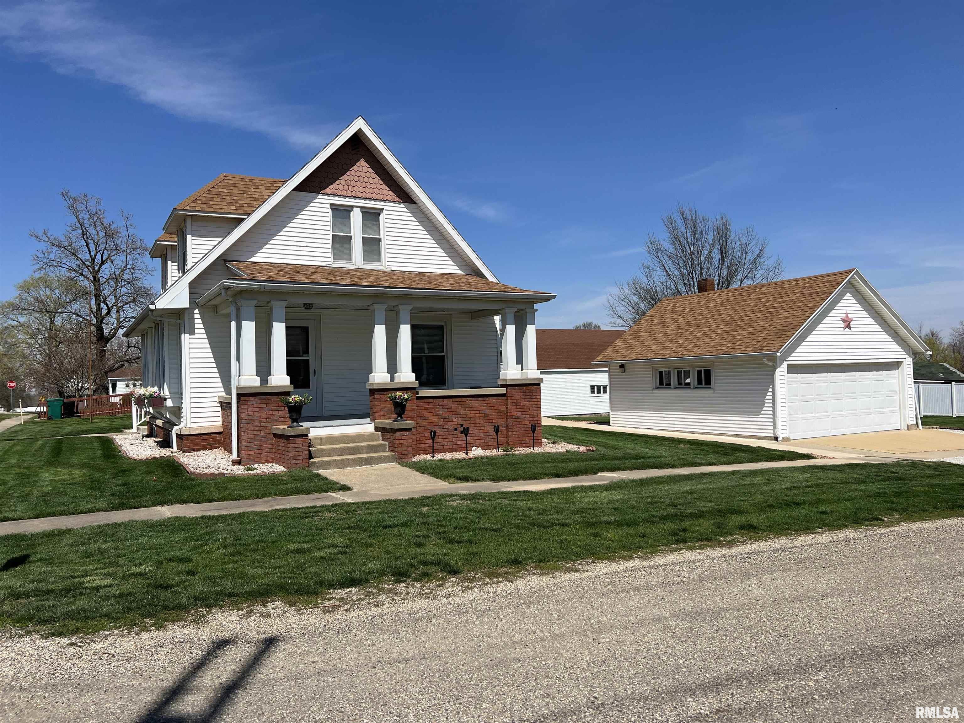 105 South John Street Table Grove, IL 61482 - Photo 2 of 41
