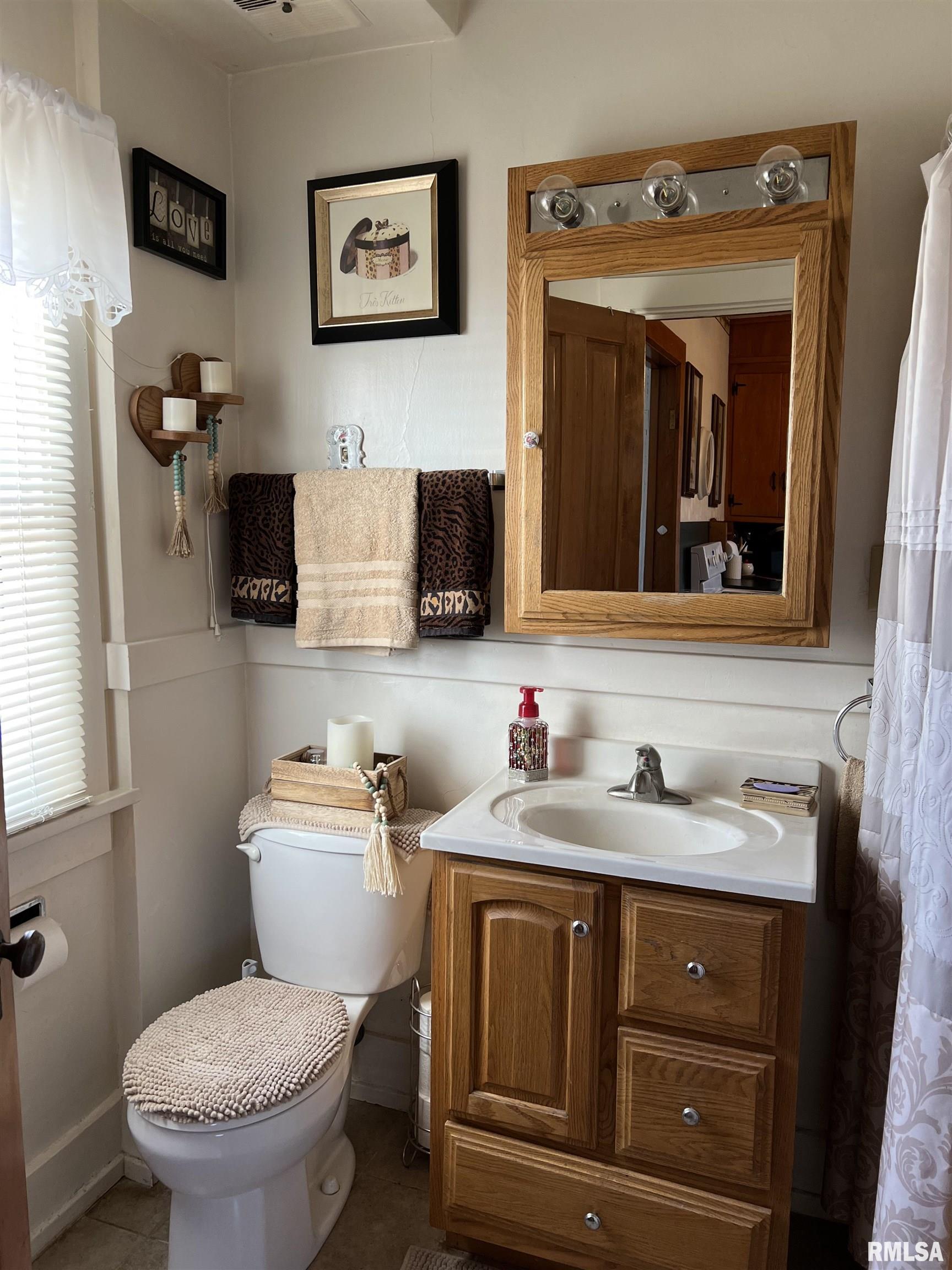 105 South John Street Table Grove, IL 61482 - Photo 22 of 41