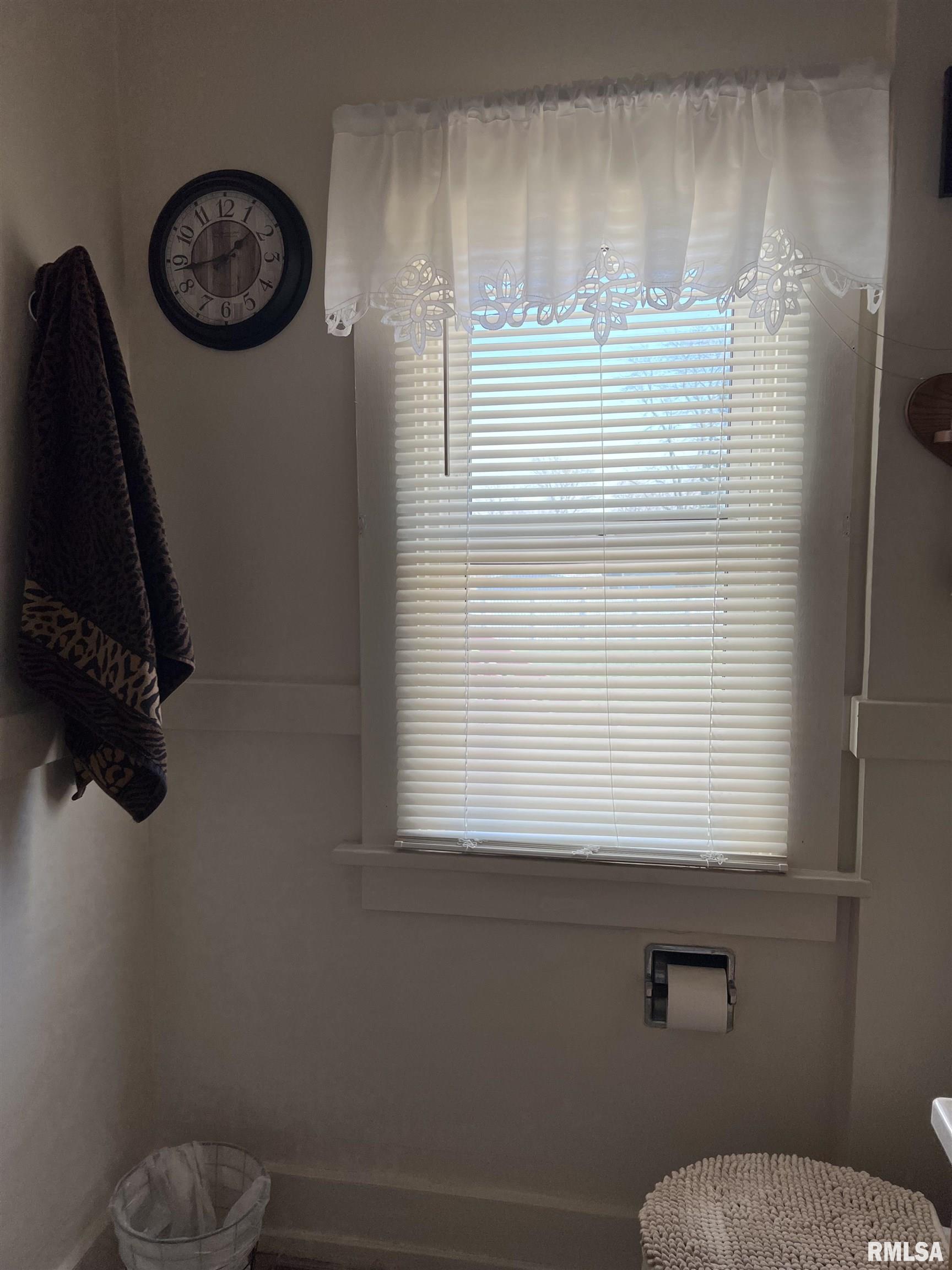 105 South John Street Table Grove, IL 61482 - Photo 25 of 41