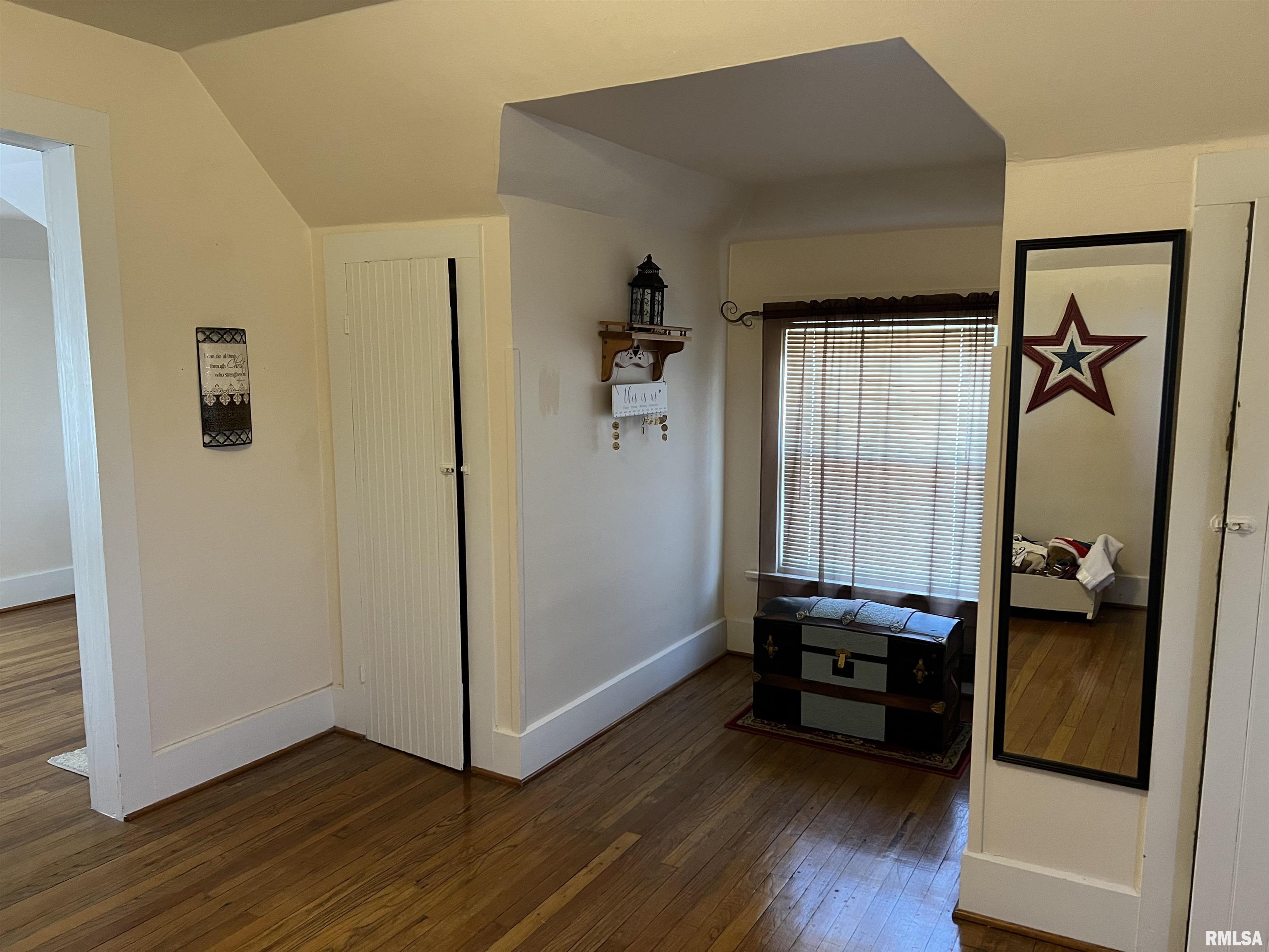 105 South John Street Table Grove, IL 61482 - Photo 31 of 41