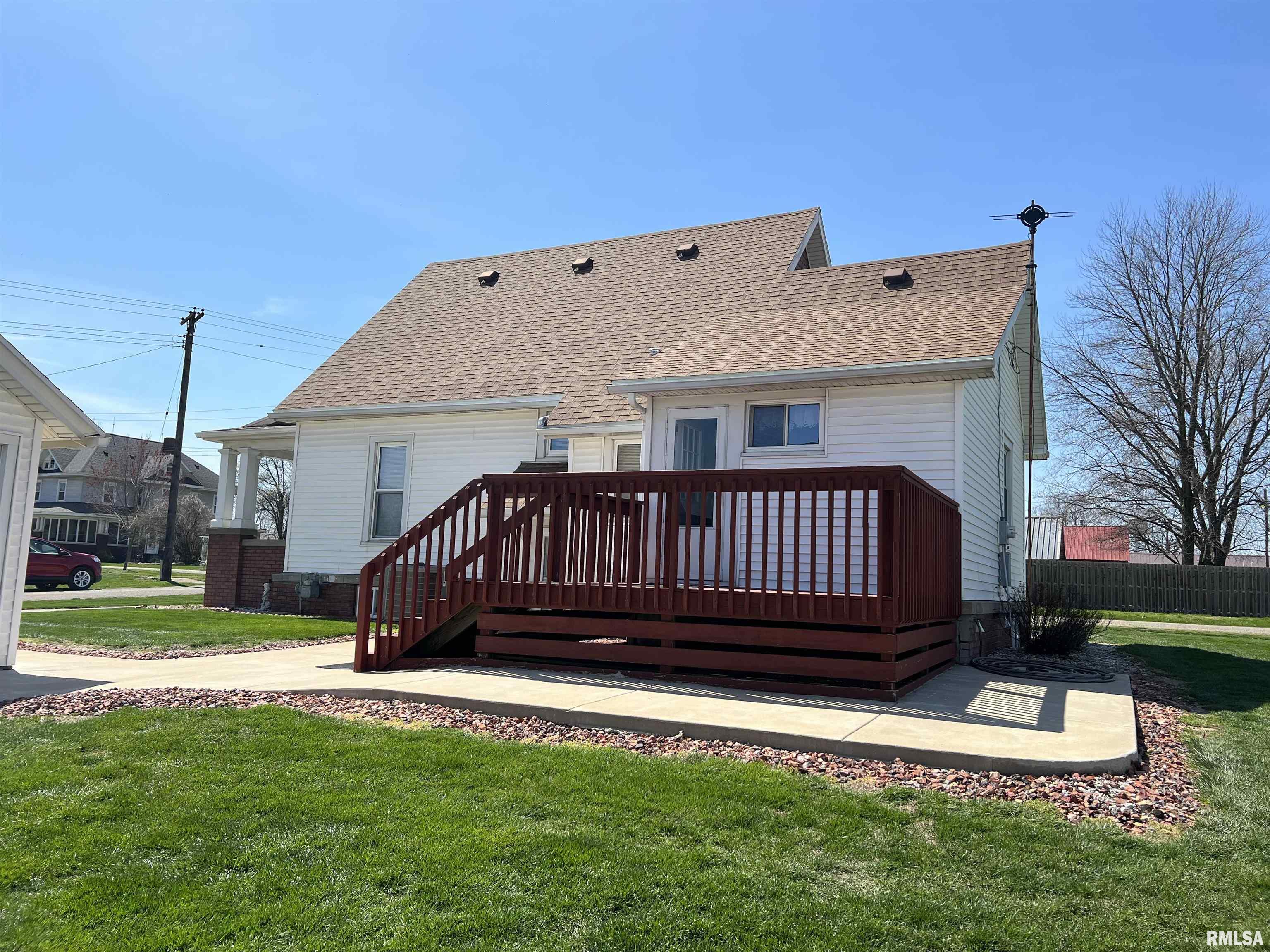 105 South John Street Table Grove, IL 61482 - Photo 5 of 41
