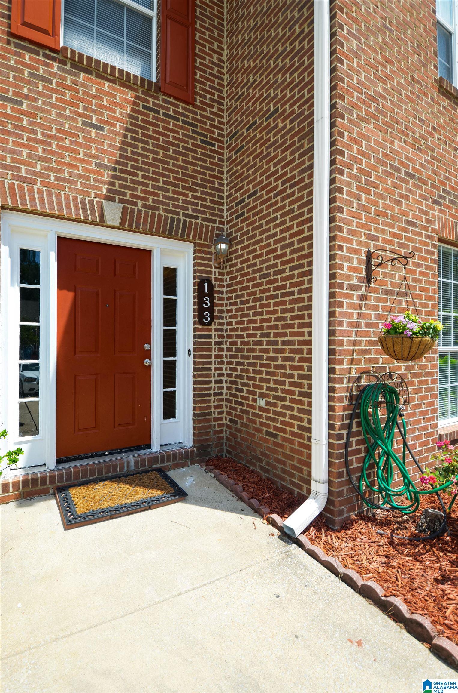 133 Timberleaf Circle Alabaster, AL 35007 - Photo 2 of 37