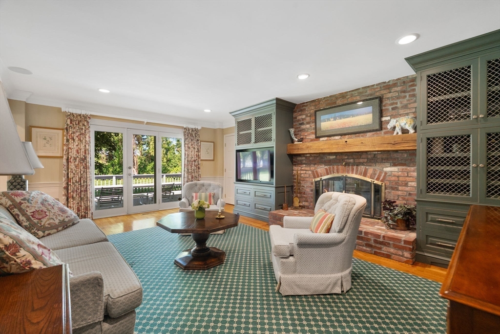 125 Oxbow Road Needham, MA 02492 - Photo 12 of 38