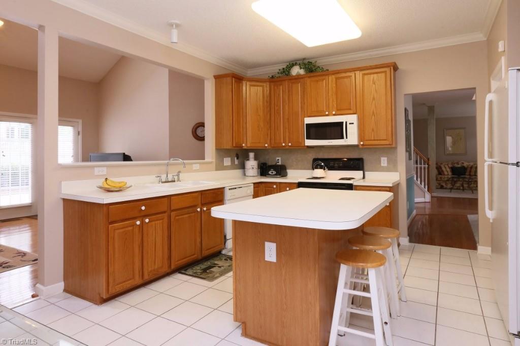 6206 High View Road Greensboro, NC 27410 - Photo 6 of 28 Gallery Image 6