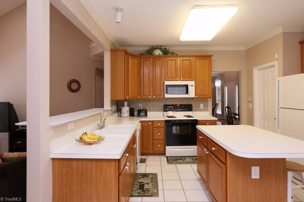 6206 High View Road Greensboro, NC 27410 - Photo 8 of 28 Gallery Image 8