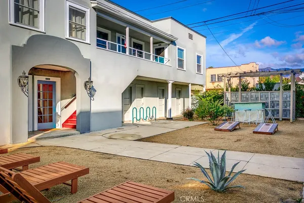 a view of a house with tub and utility room