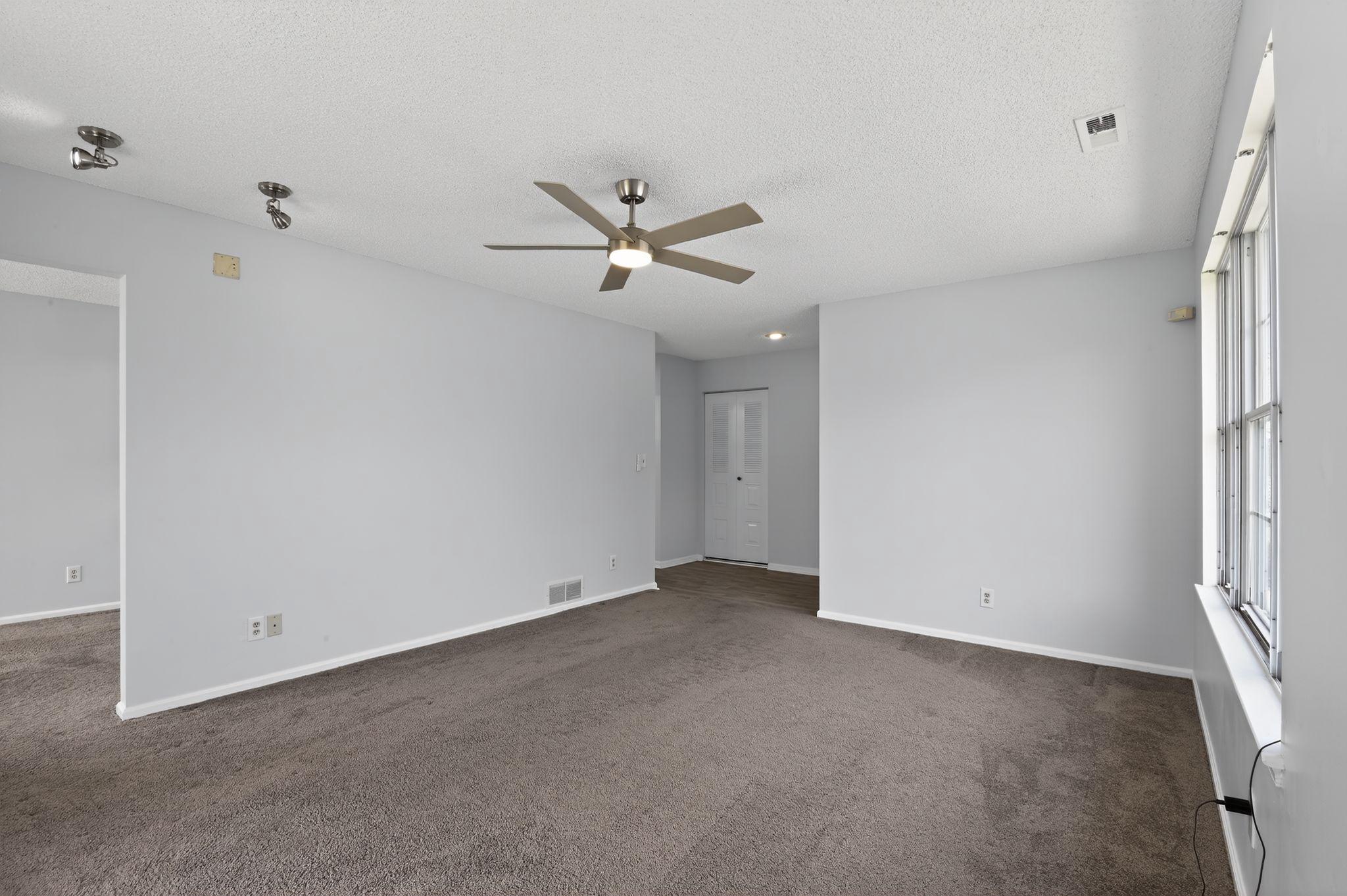 2000 Miller Avenue, Unit 7 Millville, NJ 08332 - Photo 13 of 15 Spacious, light-filled living area.