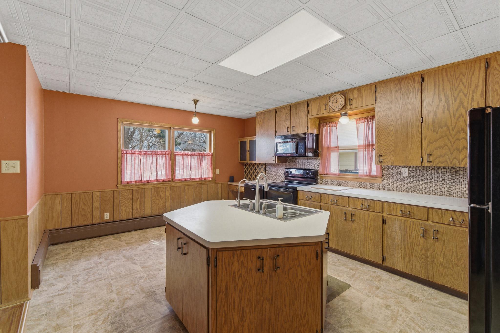 125 East 2nd Street Blue Earth, MN 56013 - Photo 11 of 39