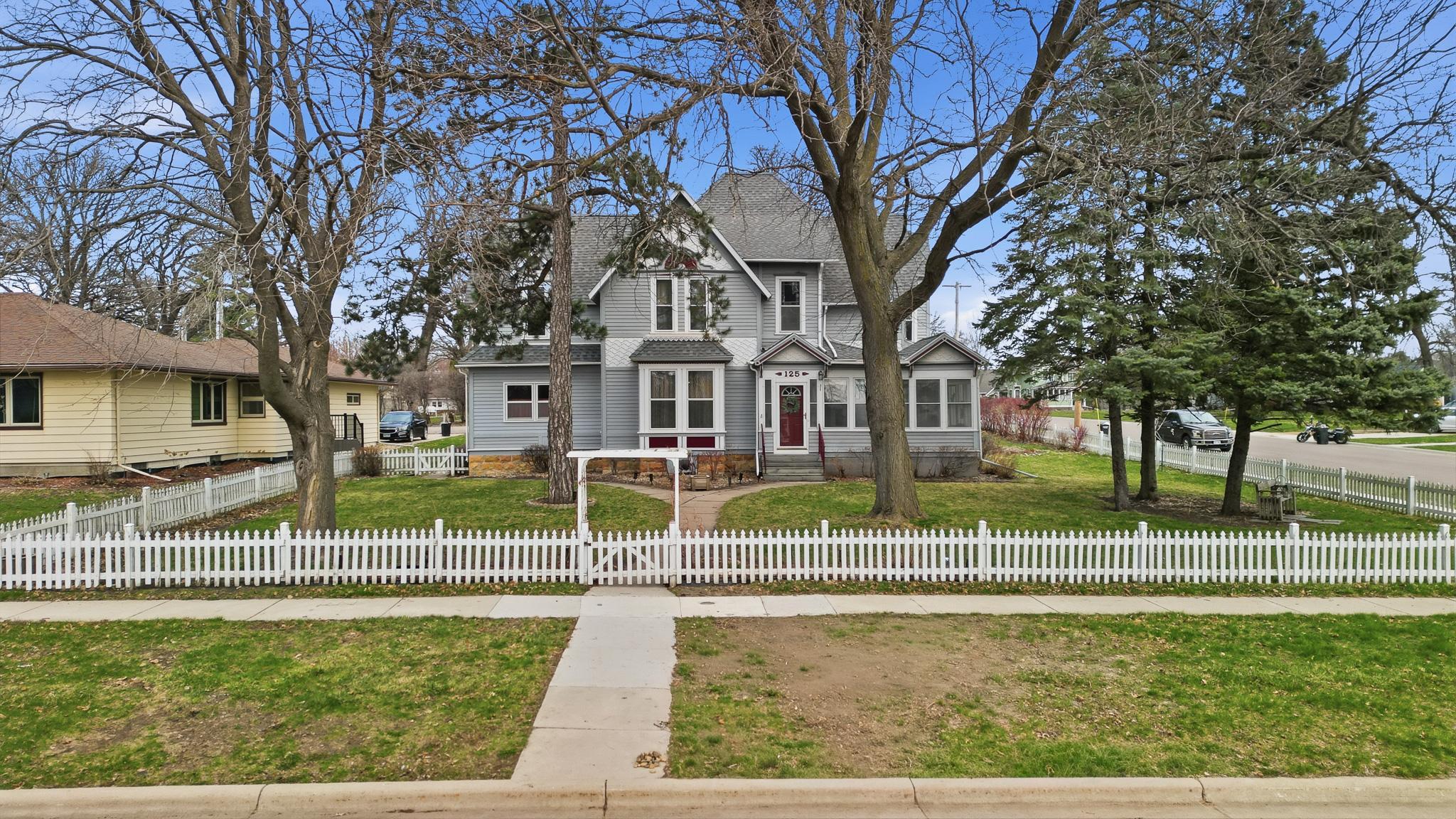 125 East 2nd Street Blue Earth, MN 56013 - Photo 2 of 39