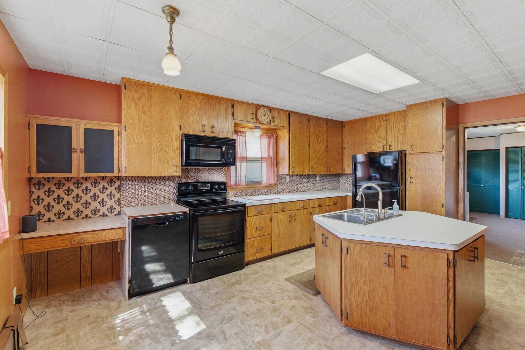 125 East 2nd Street Blue Earth, MN 56013 - Photo 10 of 39