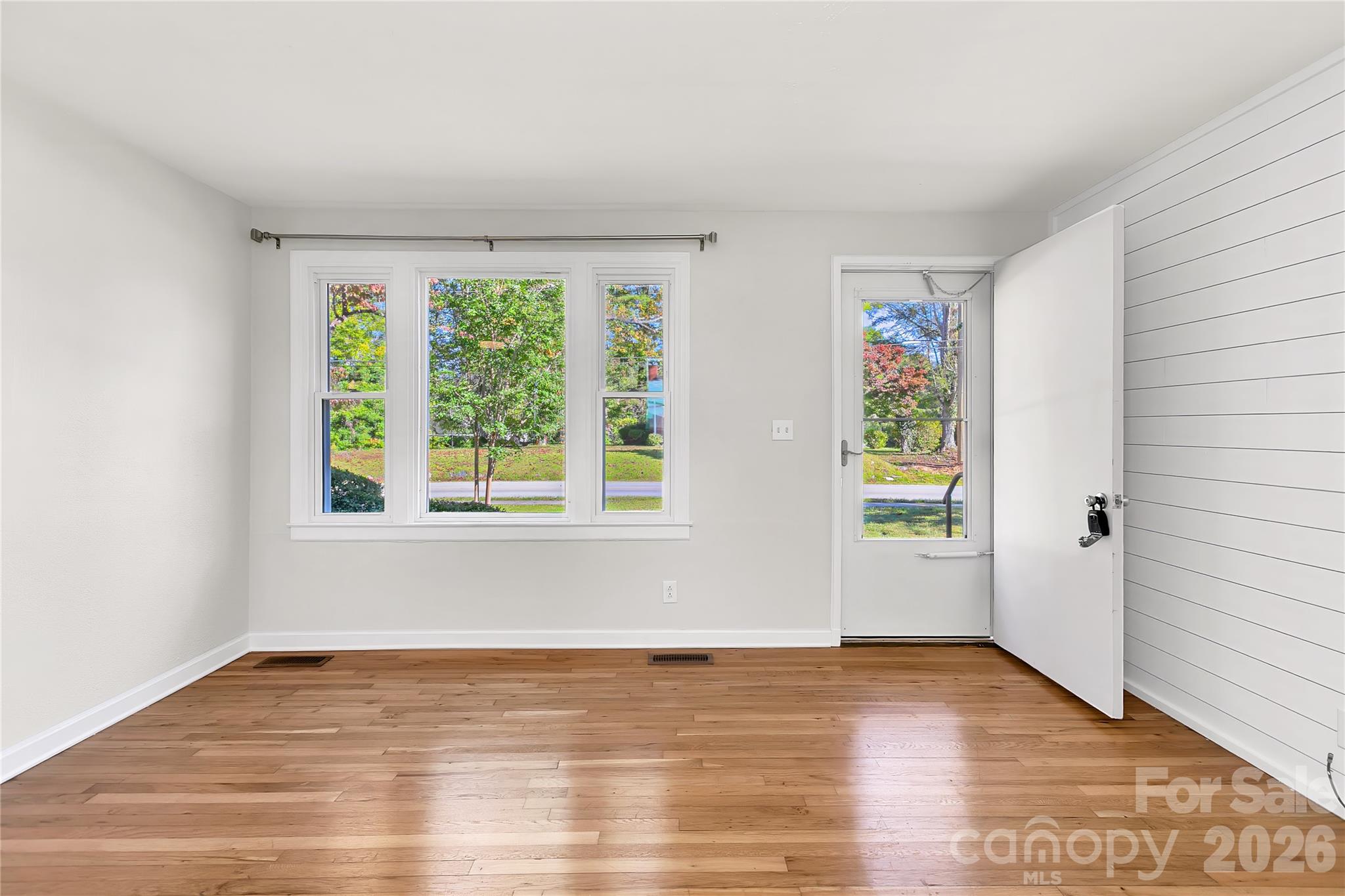 52 Elm Bend Road Brevard, NC 28712 - Photo 5 of 31 Gallery Image 5