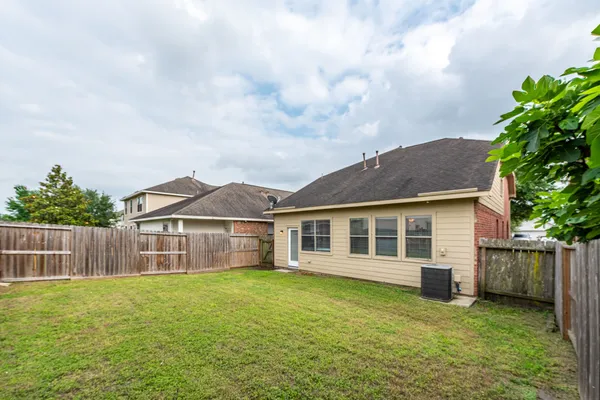 $2,200 | 1702 Bonnyton Lane, Houston, TX 77014