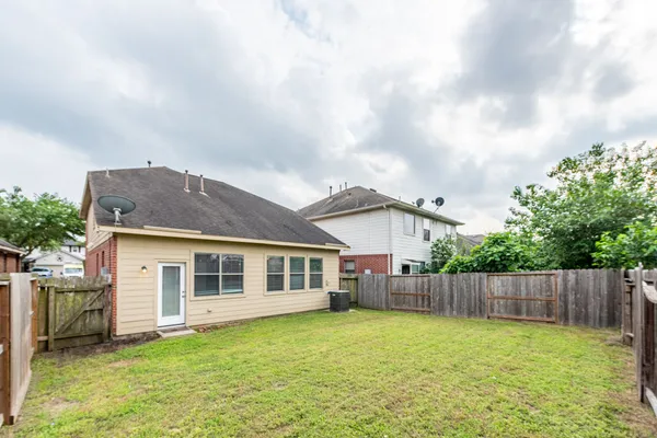 $2,200 | 1702 Bonnyton Lane, Houston, TX 77014