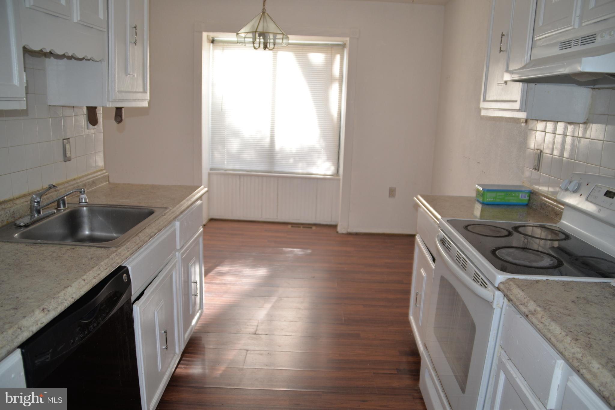9059 Centerway Road Gaithersburg, MD 20879 - Photo 9 of 53 Kitchen