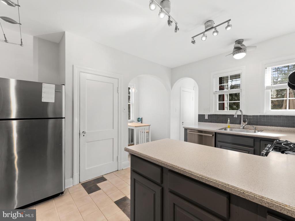 323 East Maple Road Linthicum, MD 21090 - Photo 20 of 50
