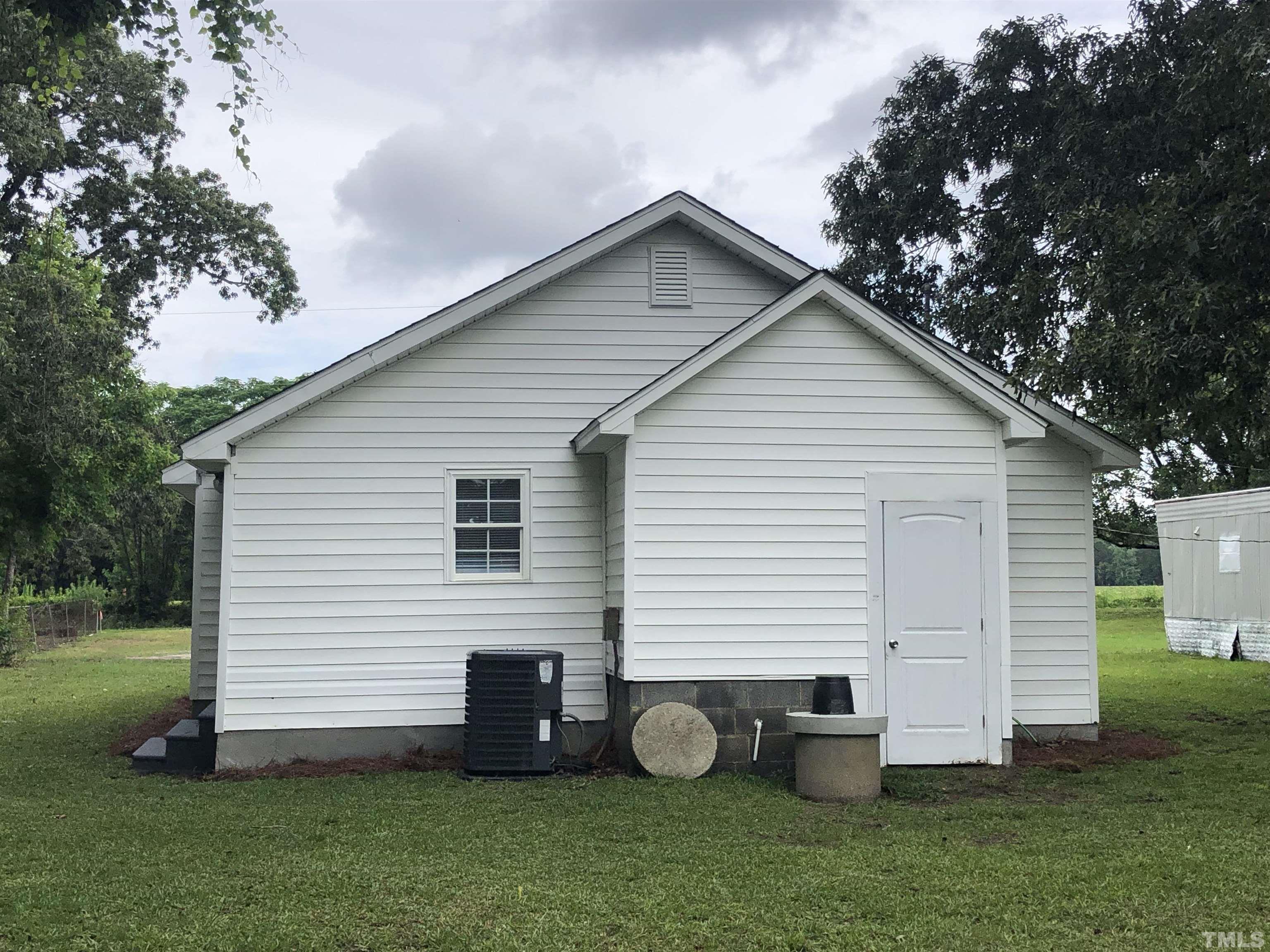 118 Antioch Church Road Dunn, NC 28334 - Photo 11 of 20 Gallery Image 11