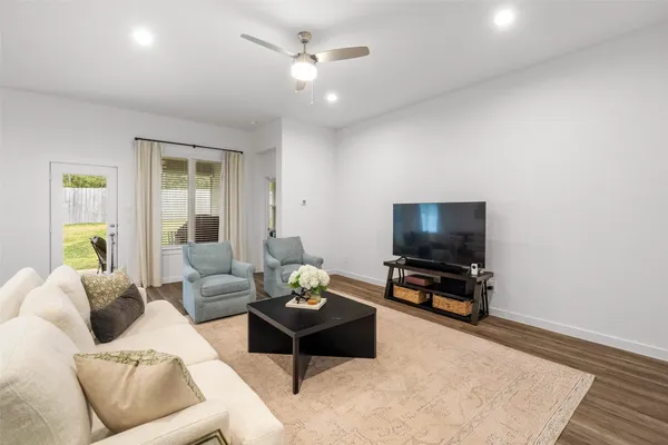 $305,000 | 1045 Dancing Feather Street, Montgomery, TX 77316