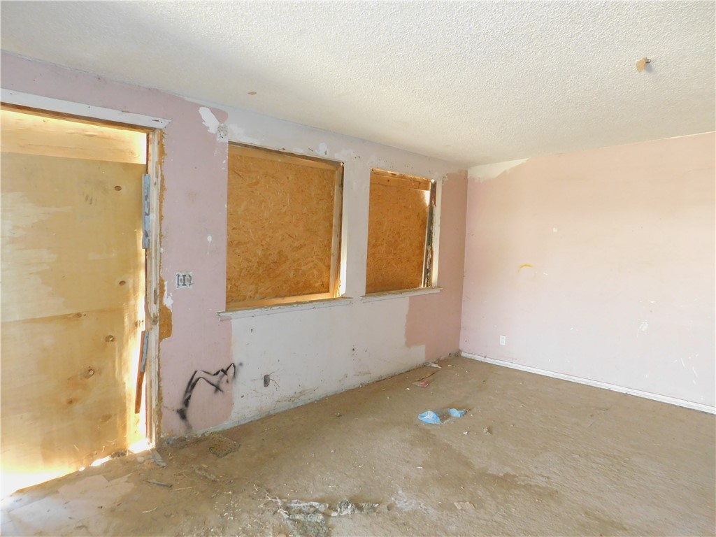 25372 Jade Road Barstow, CA 92311 - Photo 14 of 28