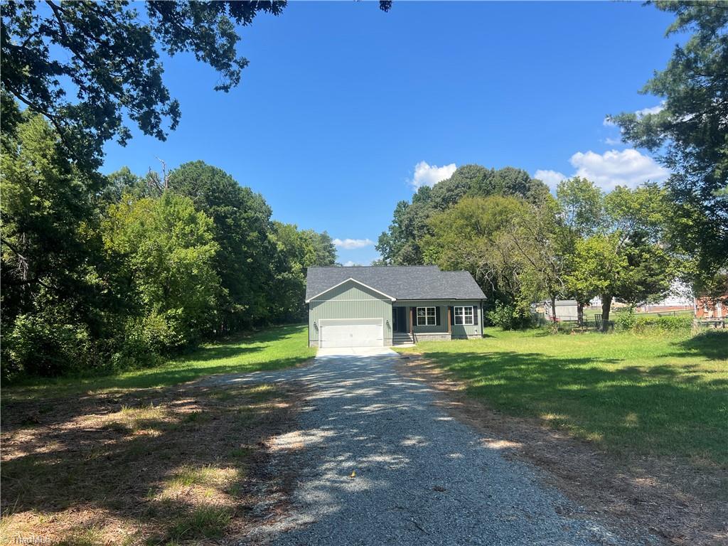 125 Albertson Road Thomasville, NC 27360 - Photo 2 of 50 Gallery Image 2