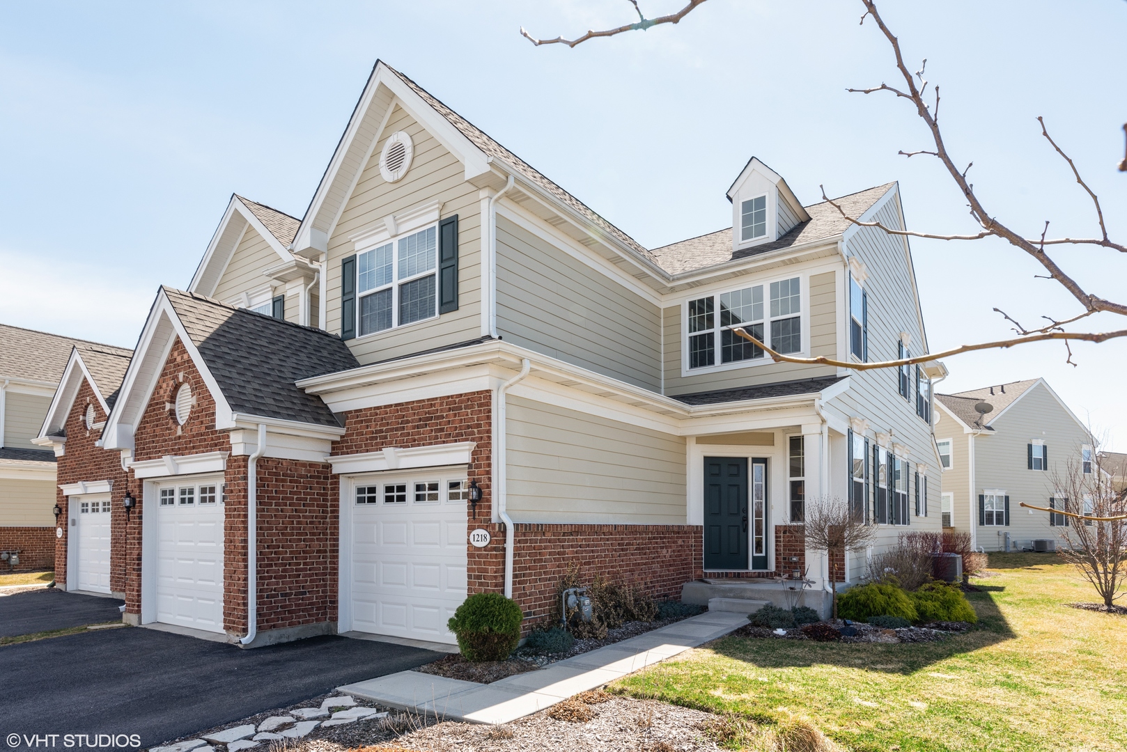 1218 Falcon Ridge Drive Elgin, IL 60124 - Photo 1 of 19 Gallery Image 1