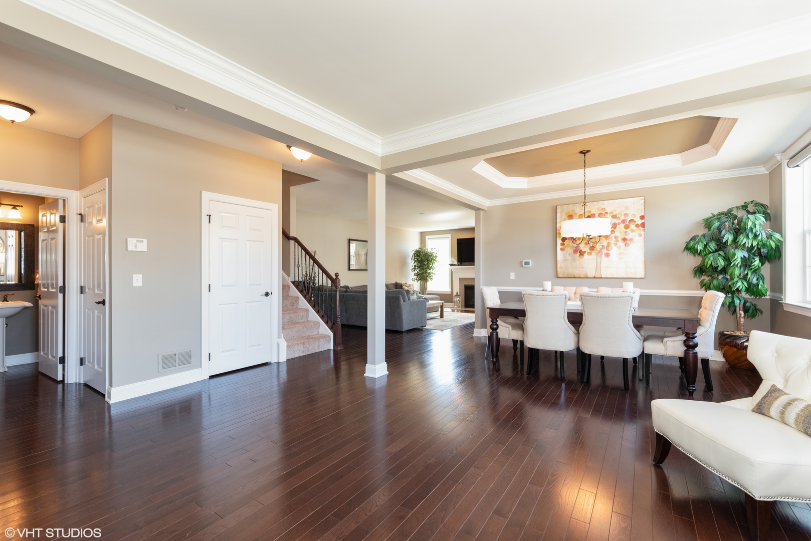 1218 Falcon Ridge Drive Elgin, IL 60124 - Photo 2 of 19 Gallery Image 2
