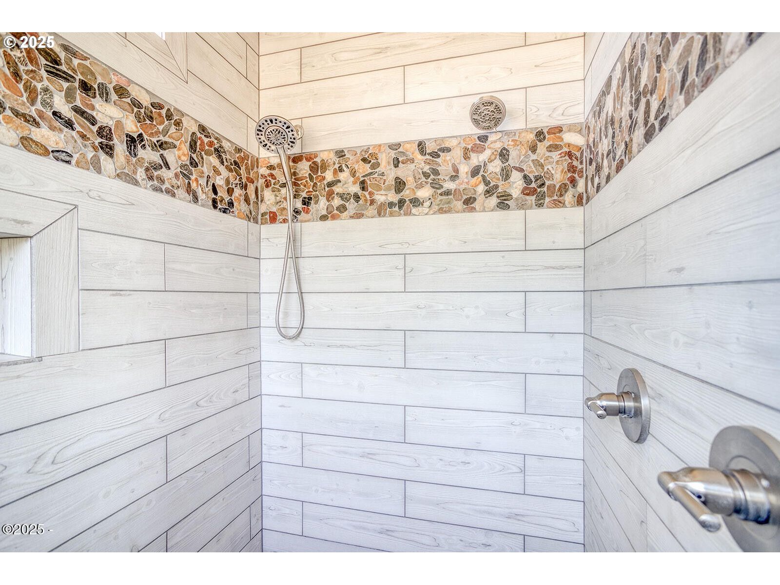 946 North Echo Mountain Road Otis, OR 97368 - Photo 24 of 48 a bathroom with a shower