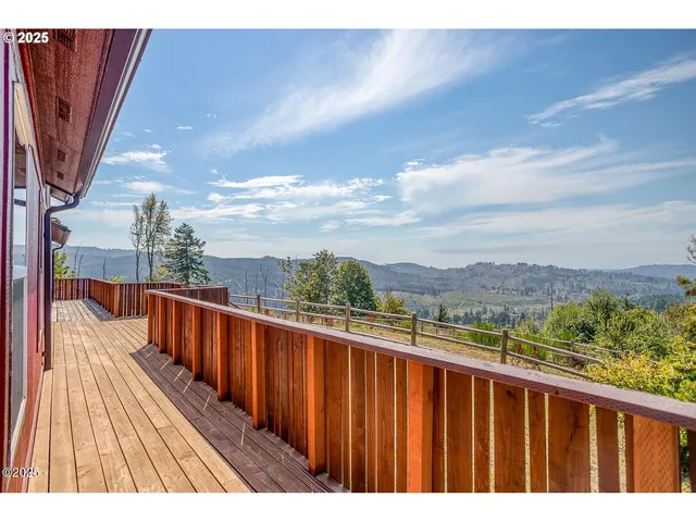 $865,000 | 946 North Echo Mountain Road, Otis, OR 97368