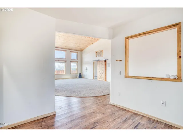 $865,000 | 946 North Echo Mountain Road, Otis, OR 97368