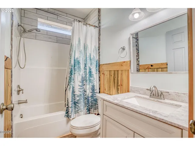 $865,000 | 946 North Echo Mountain Road, Otis, OR 97368