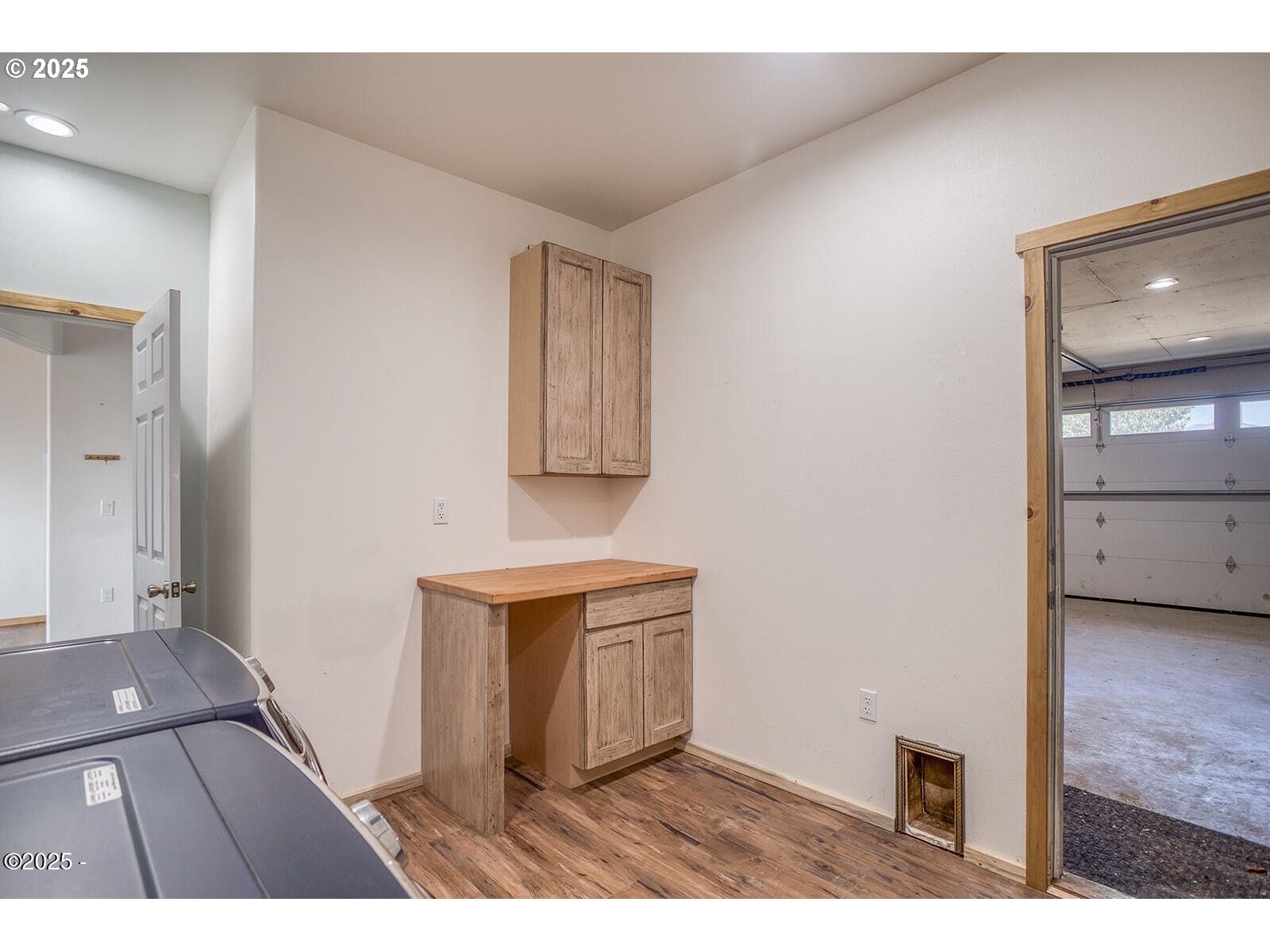 946 North Echo Mountain Road Otis, OR 97368 - Photo 39 of 48 a view of an empty room