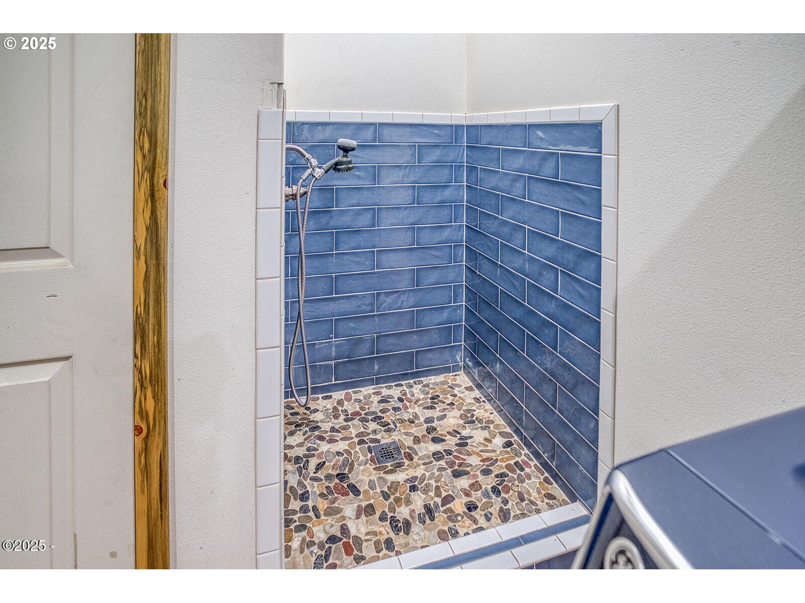 946 North Echo Mountain Road Otis, OR 97368 - Photo 40 of 48 a view of wooden floor