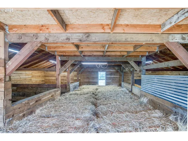 $865,000 | 946 North Echo Mountain Road, Otis, OR 97368