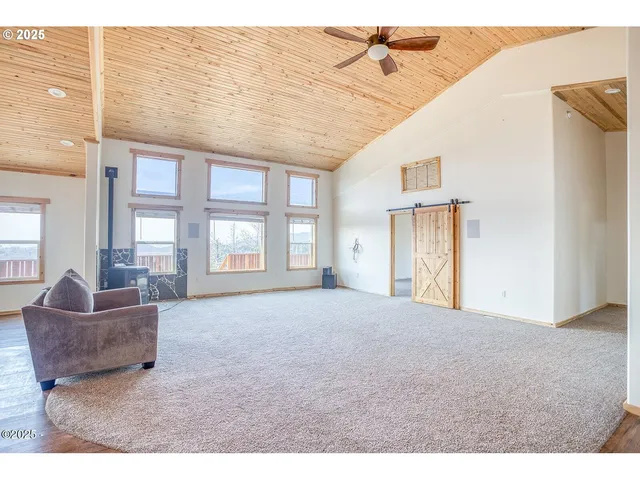 $865,000 | 946 North Echo Mountain Road, Otis, OR 97368