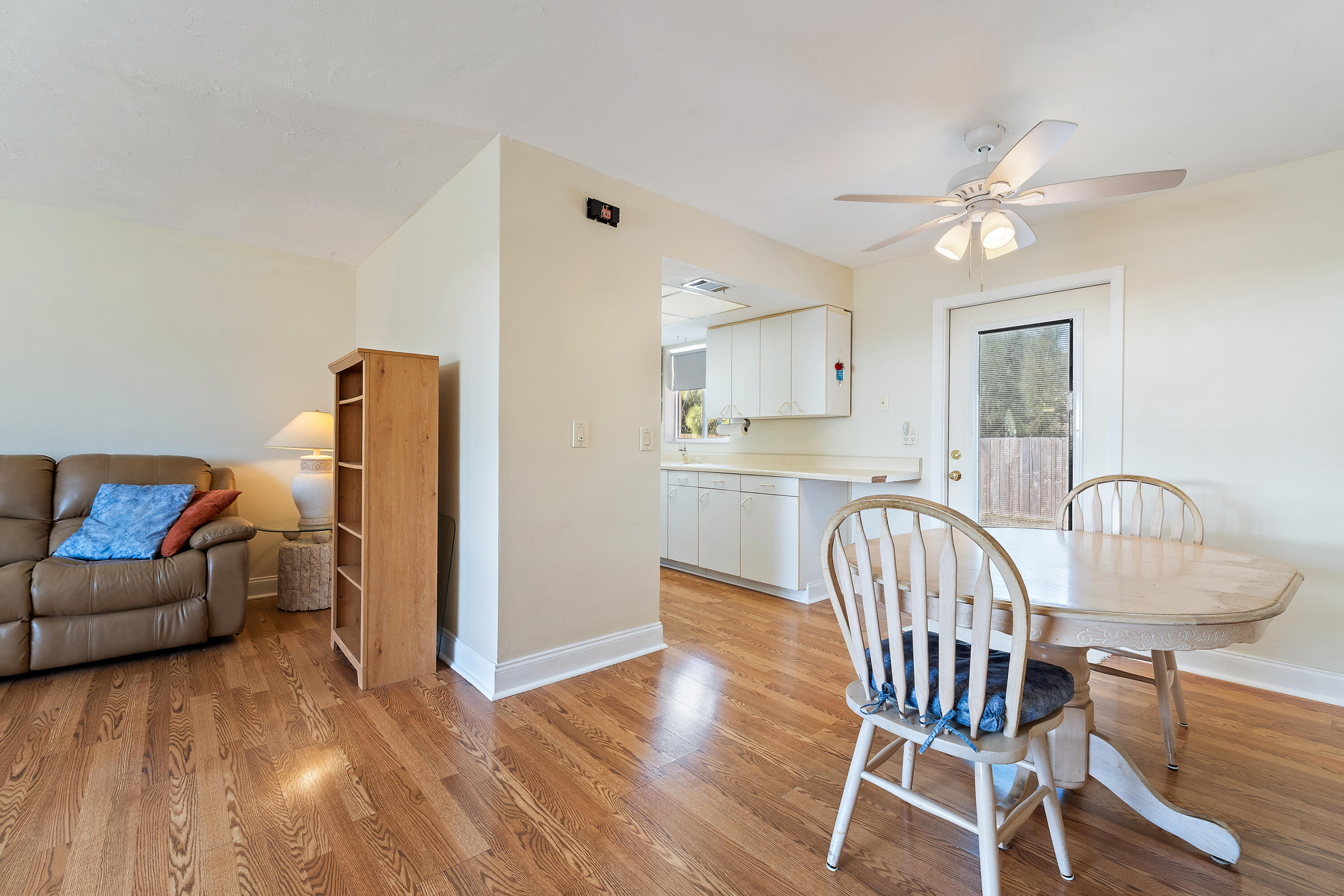 815 West Laird Drive Jupiter, FL 33458 - Photo 12 of 43 Dining area