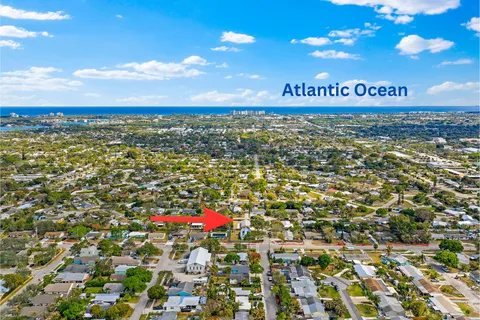 $489,000 | 815 West Laird Drive, Jupiter, FL 33458