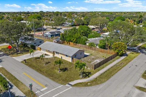 $489,000 | 815 West Laird Drive, Jupiter, FL 33458