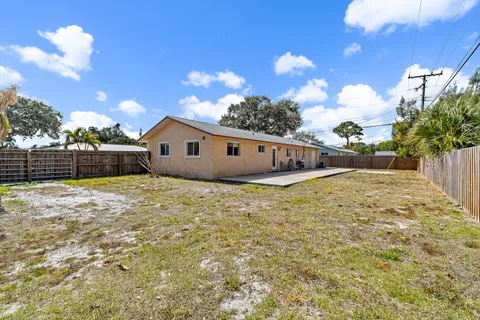 $489,000 | 815 West Laird Drive, Jupiter, FL 33458
