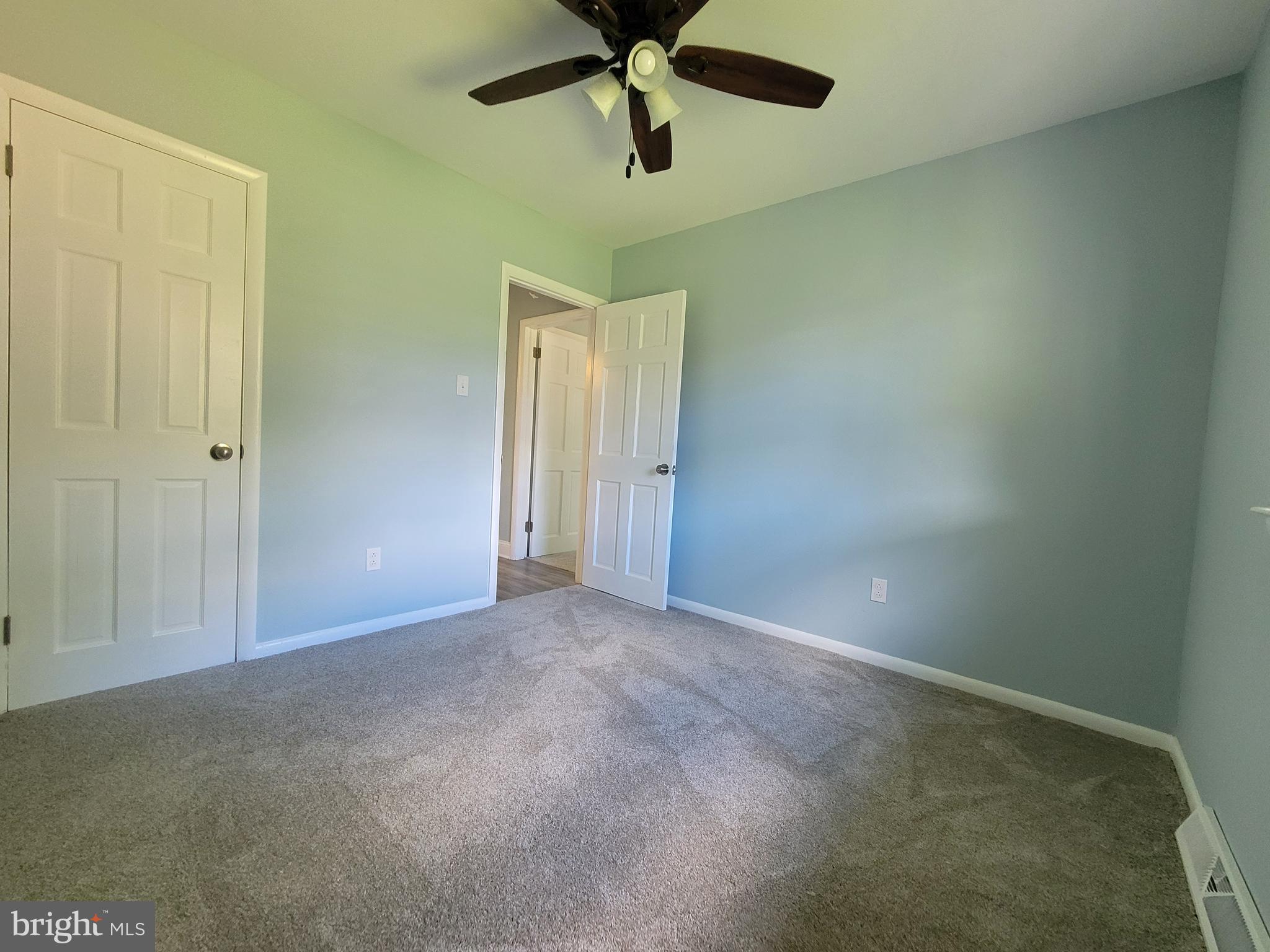 219 Vineyard Road Atco, NJ 08004 - Photo 17 of 32