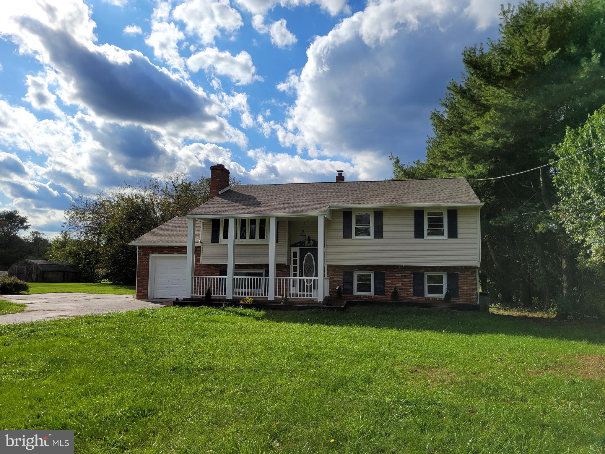 219 Vineyard Road Atco, NJ 08004 - Photo 3 of 32