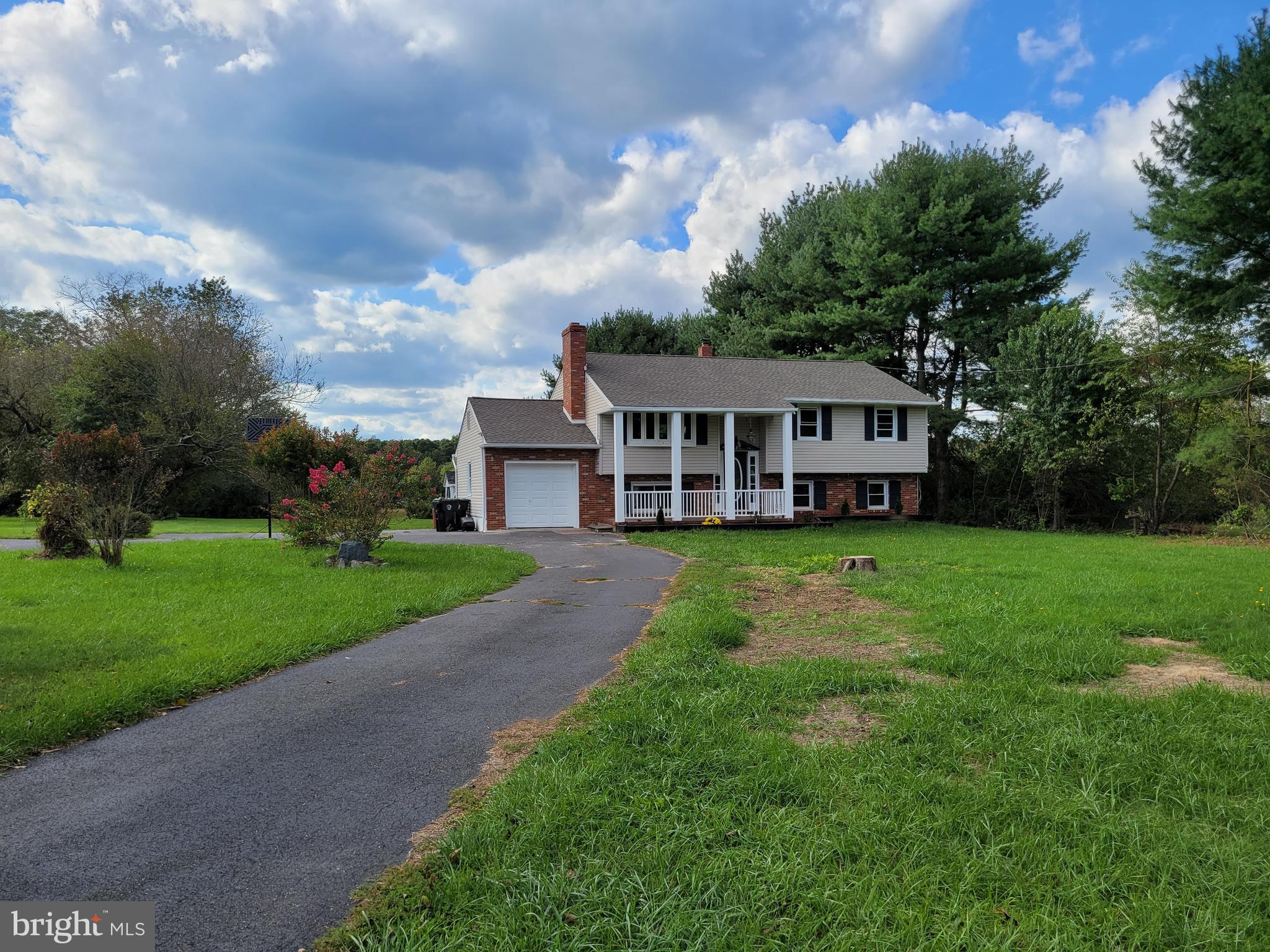 219 Vineyard Road Atco, NJ 08004 - Photo 4 of 32