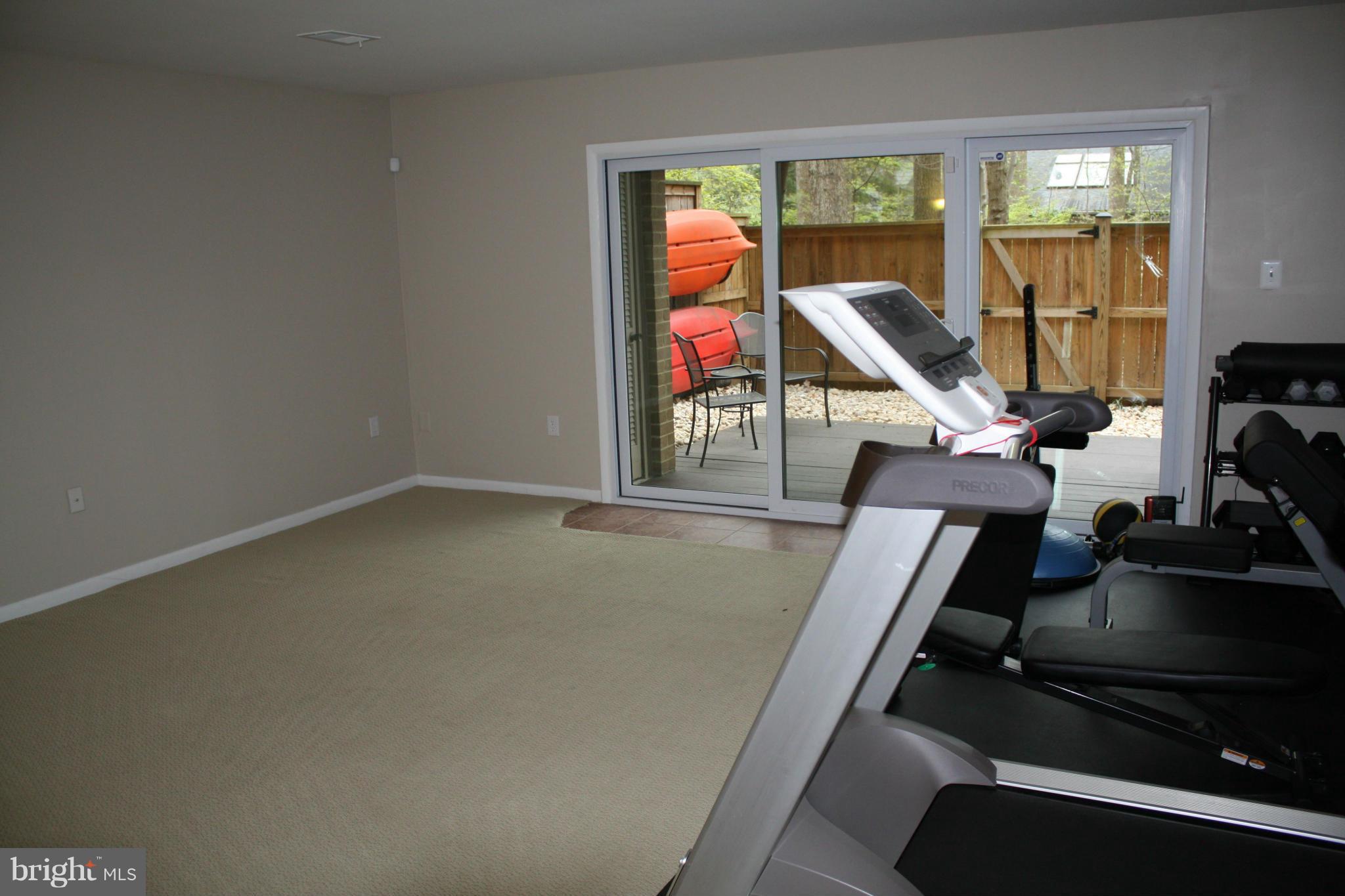 2046 Headlands Circle Reston, VA 20191 - Photo 15 of 18 large rec room