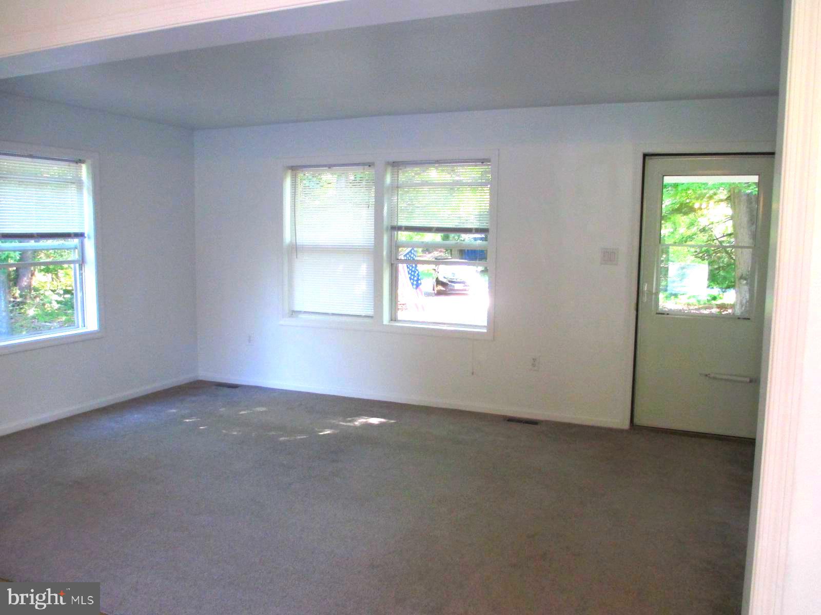 8732 Elm Road Chestertown, MD 21620 - Photo 4 of 18 Living room