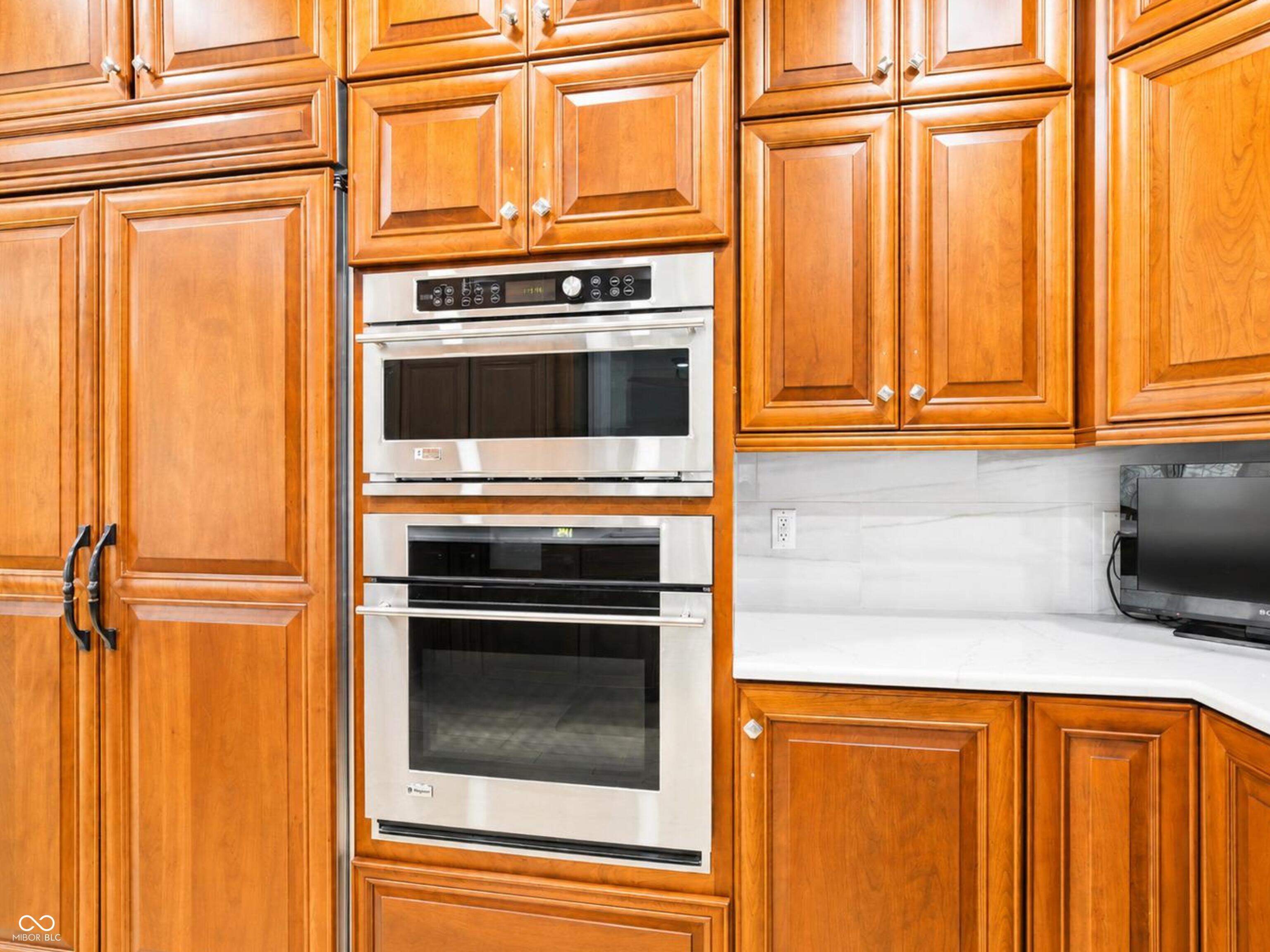 5717 Fall Creek Road Indianapolis, IN 46220 - Photo 16 of 64 Gallery Image 16