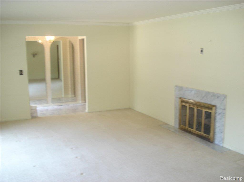 910 Ballantyne Road Grosse Pointe, MI 48236 - Photo 8 of 15 DSC05362
