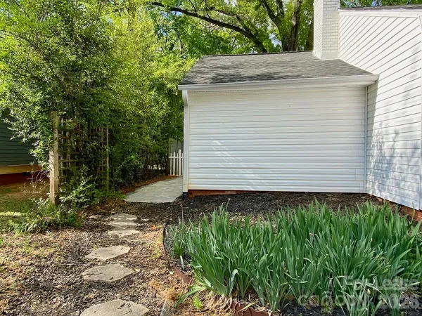 $3,100 | 1417 Cortland Road West, Charlotte, NC 28209