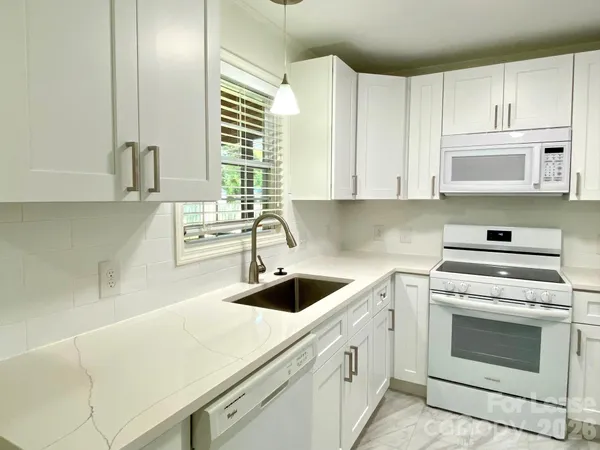 $3,100 | 1417 Cortland Road West, Charlotte, NC 28209