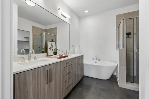 $450,000 | 5710 McCommas Boulevard, Unit 101, Dallas, TX 75206